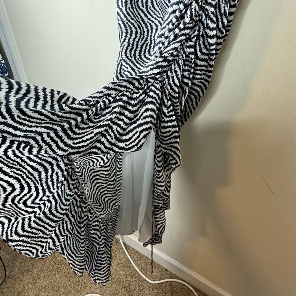 Cinq a Sept Ivory Navy Christel Dress NWOT Size 8 - Picture 5 of 9